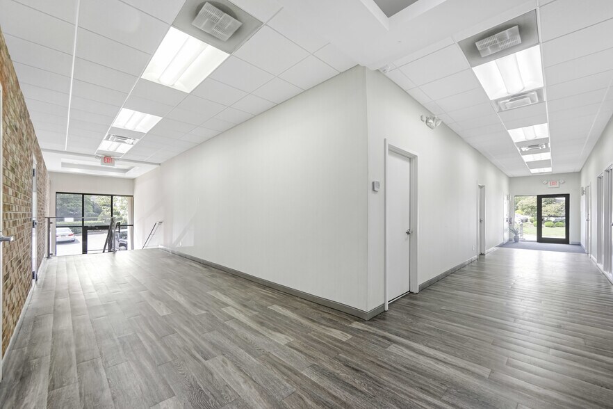 More Photos Of 385 S Maple Ave, Glen Rock Medical For Lease