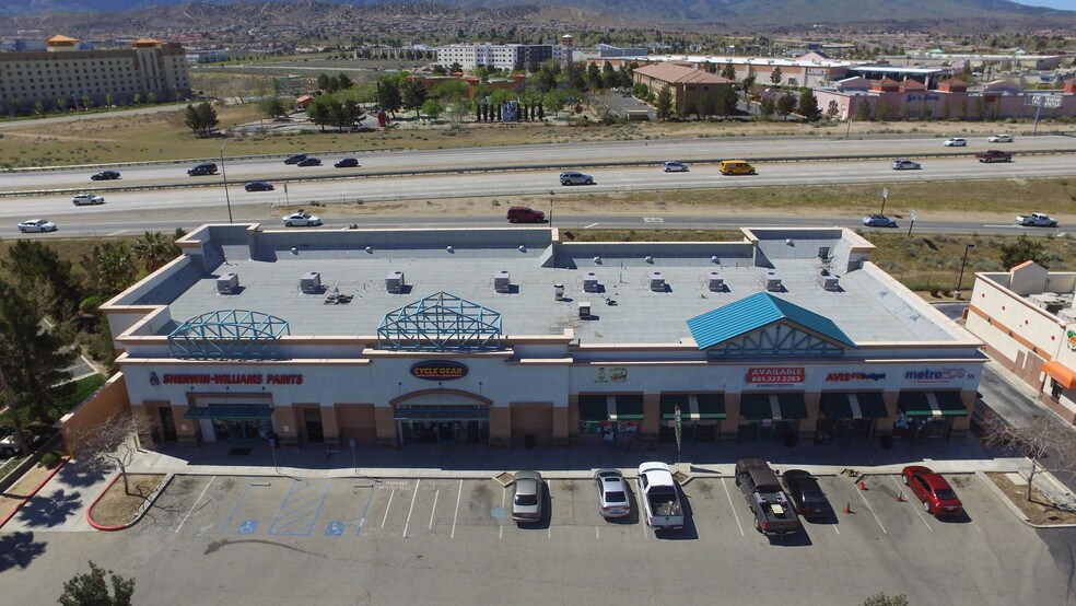 More Photos Of 550 W Rancho Vista Blvd, Palmdale Freestanding For Lease