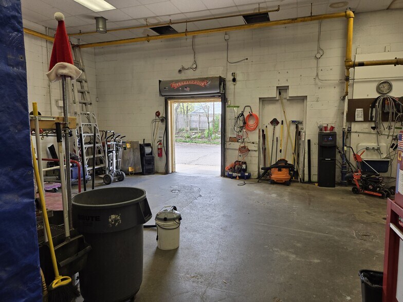 More Photos Of 3970 North Bend Rd, Cincinnati Freestanding For Sale