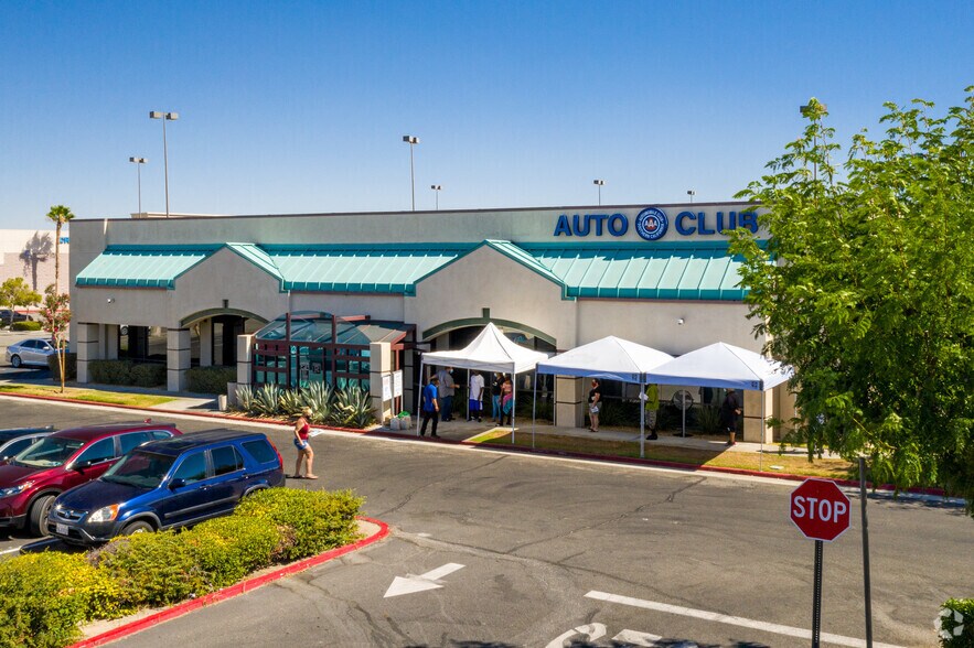More Photos Of 12480 Amargosa Rd, Victorville Freestanding For Lease