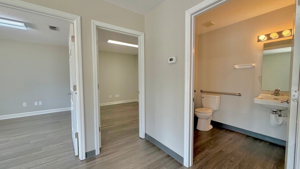 More Photos Of 1108 S State St, Bunnell Office For Lease