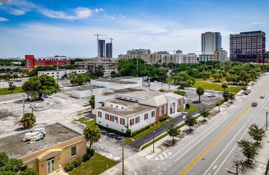 More Photos Of 825 Fern St, West Palm Beach Light Manufacturing For Lease