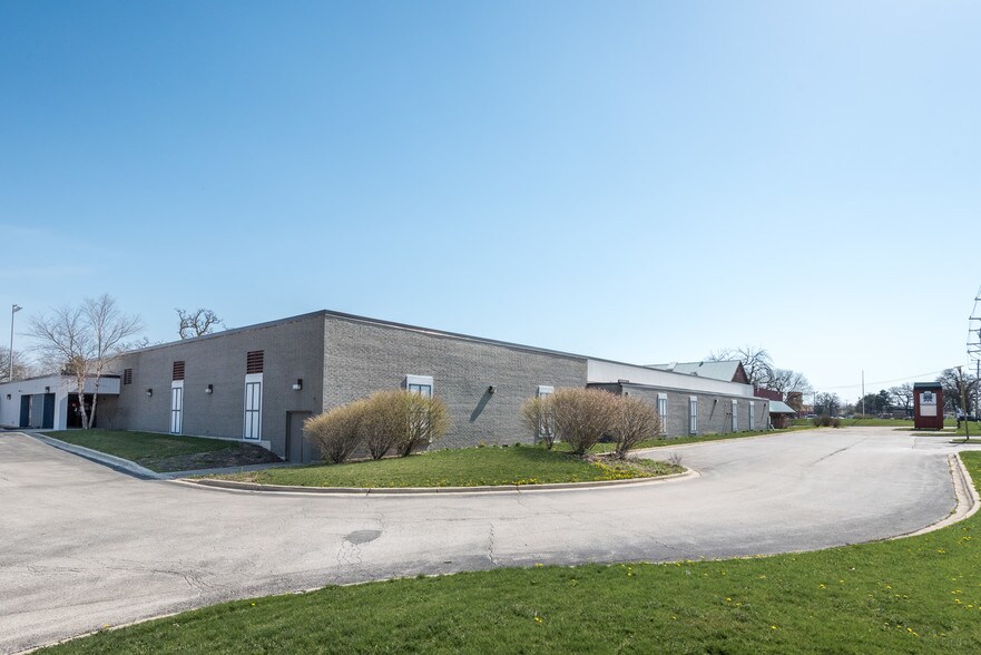 More Photos Of 243 W Roosevelt Rd, West Chicago Bowling Alley For Lease
