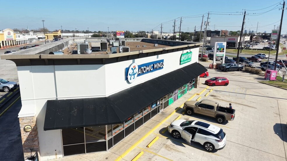 Primary Photo Of 11200 Northwest Fwy, Houston Storefront Retail Office For Lease