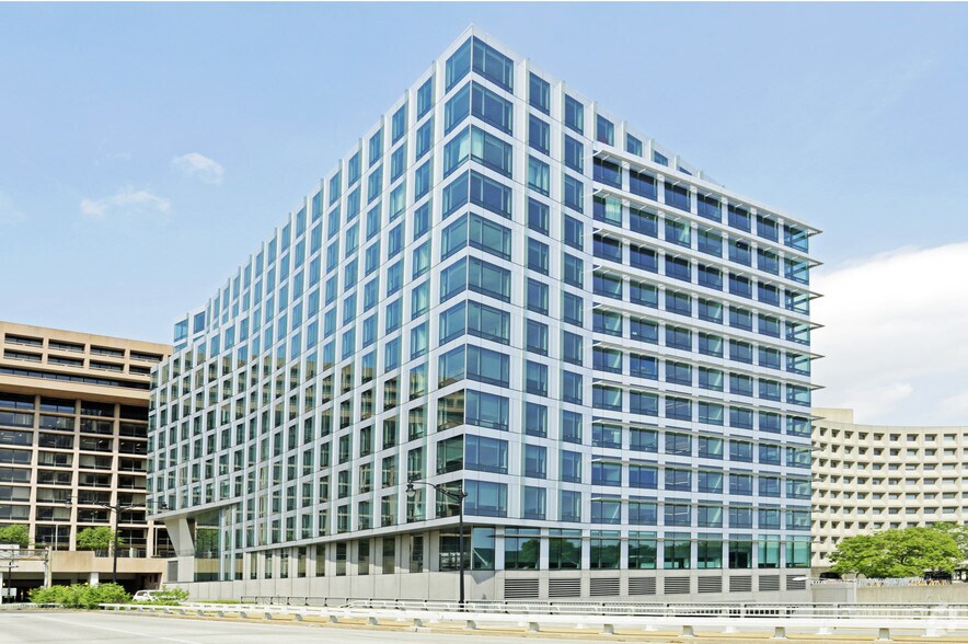 Primary Photo Of 500 L'Enfant Plz SW, Washington Office For Lease