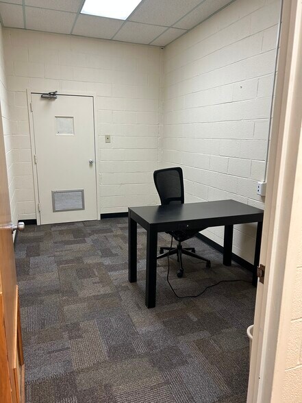 More Photos Of 1915 Snapps Ferry Rd, Greeneville Warehouse For Lease