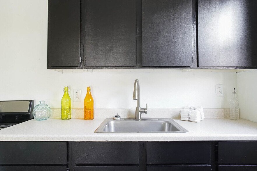 More Photos Of 701-711 E Pike St, Seattle Apartments For Sale