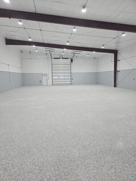 More Photos Of 3217 Pennington Drive, Wilmington Flex For Lease