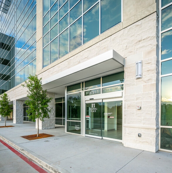 More Photos Of 8731 Katy Fwy, Houston Medical For Lease