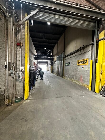 More Photos Of 1819 Flushing Ave, Ridgewood Warehouse For Lease