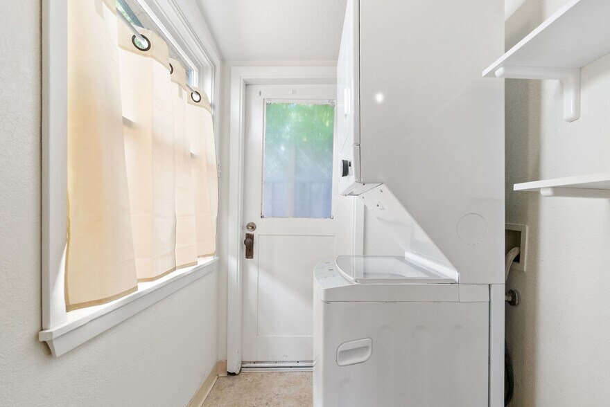 More Photos Of 516 Capitola Ave, Capitola Multifamily For Sale