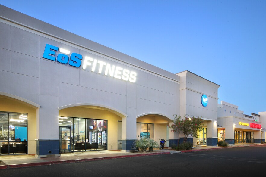 More Photos Of 8360-8440 W Thunderbird Rd, Peoria General Retail For Lease