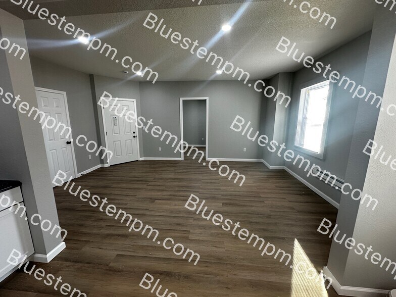 More Photos Of 1115 Felix St, Saint Joseph Apartments For Sale