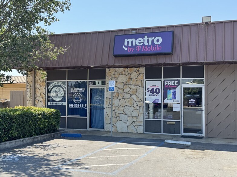 More Photos Of 680 South Ave, Gustine General Retail For Lease