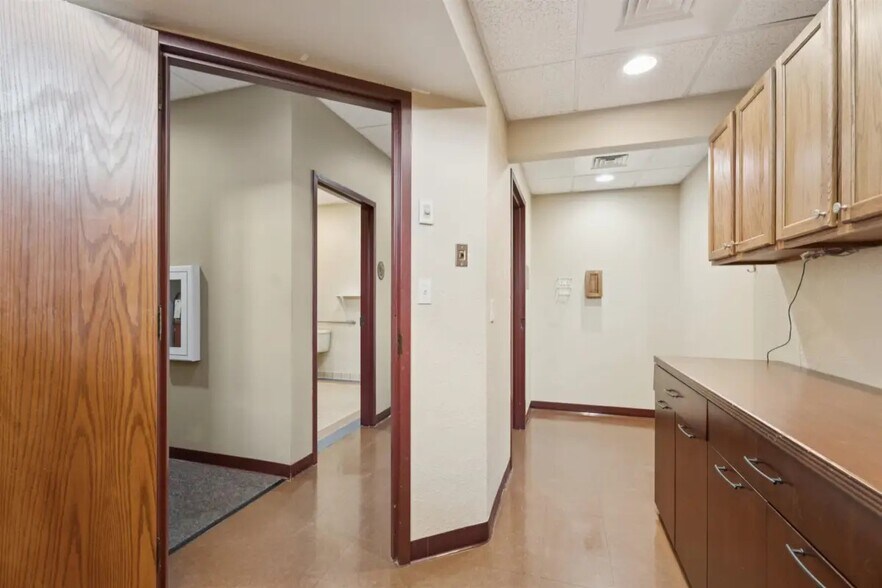 More Photos Of 180 Knights Way, Fond Du Lac Medical For Sale