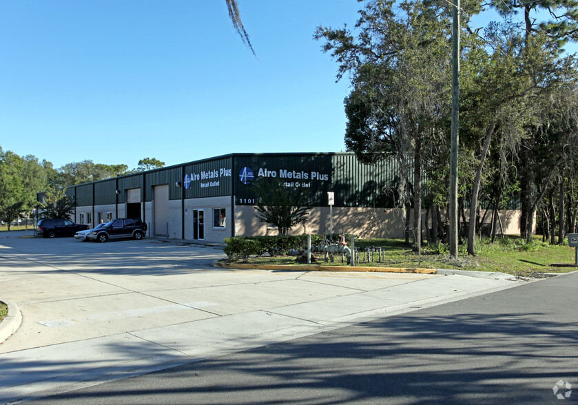 Primary Photo Of 1101 Oak Ln, Longwood Warehouse For Lease