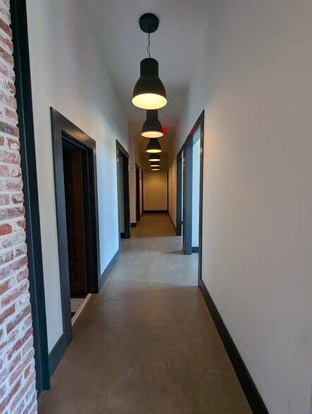 More Photos Of 91 S College St, Statesboro Warehouse For Sale