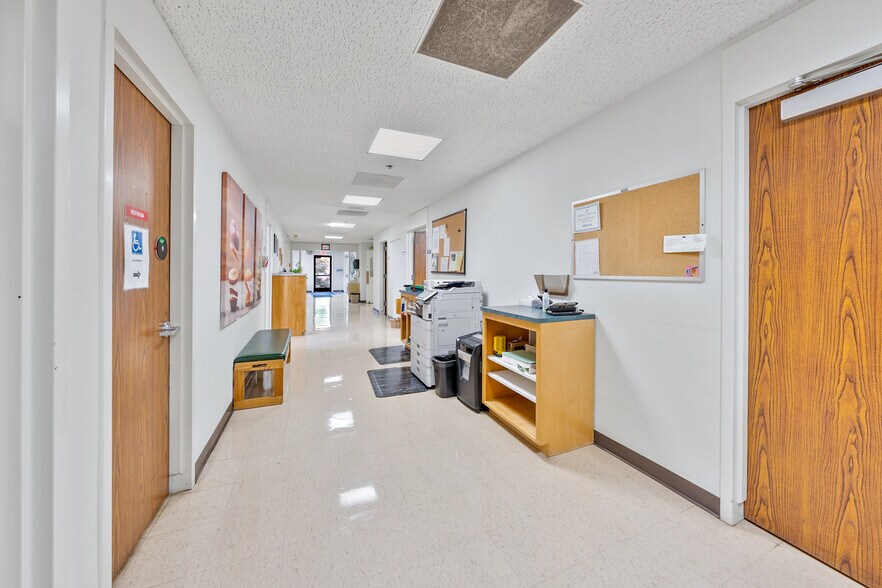 More Photos Of 715 NW Dimmick St, Grants Pass Office For Sale