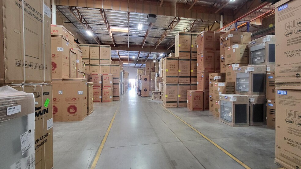 More Photos Of 3326 Ponderosa Way, Las Vegas Warehouse For Lease