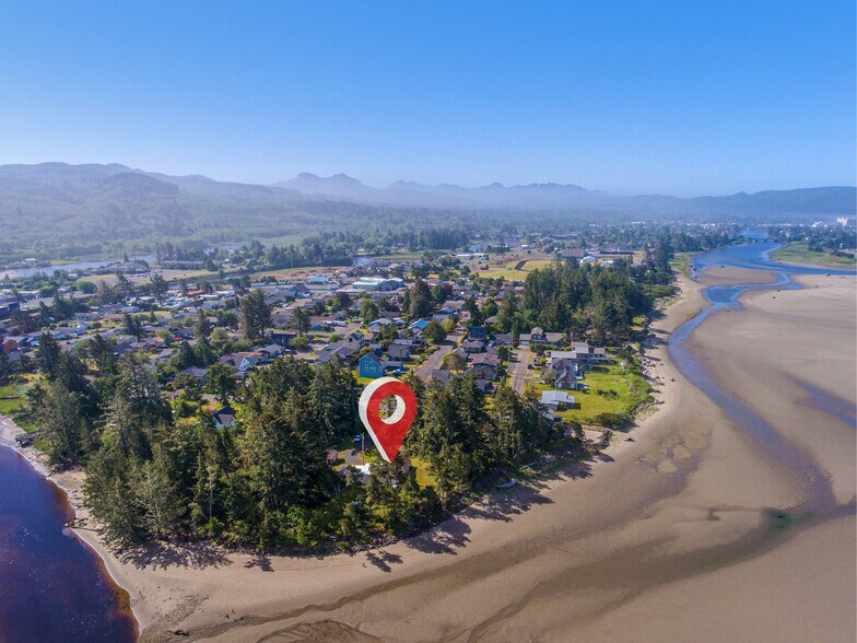 More Photos Of 2624 Neawanna St, Seaside Specialty For Sale