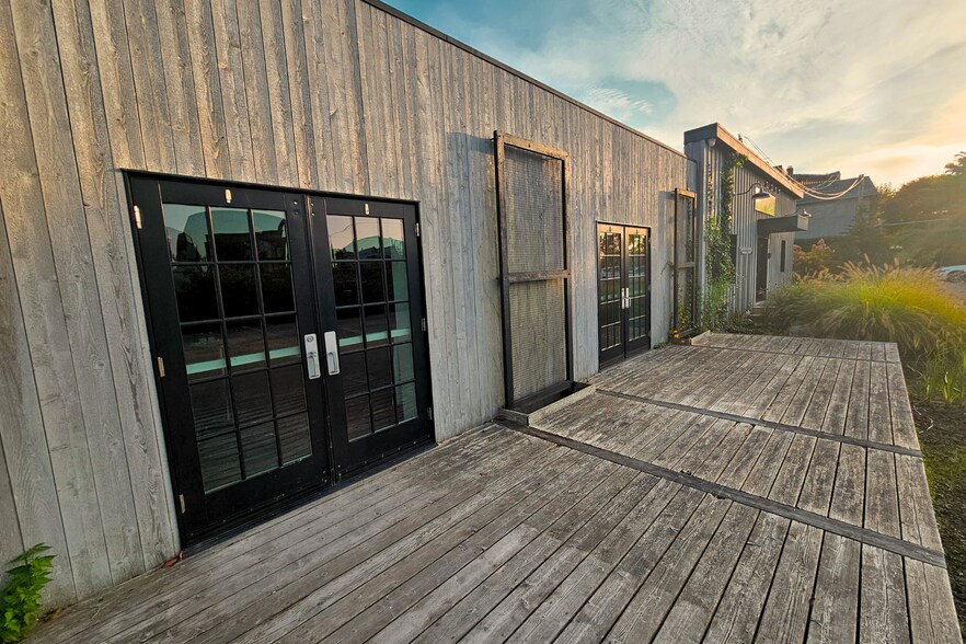 More Photos Of 11 Bridge St, Sag Harbor Freestanding For Lease