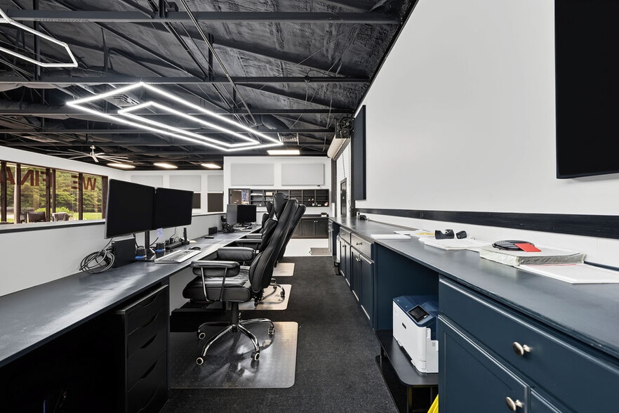 More Photos Of 957 Highway 85 S, Fayetteville Auto Dealership For Sale