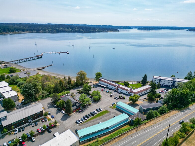 More Photos Of 8755 Shoreplace Pl NW, Silverdale Apartments For Sale