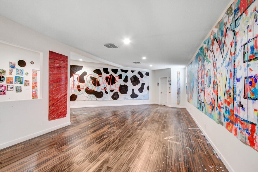 More Photos Of 13257-13259 Moorpark St, Sherman Oaks Office Residential For Sale
