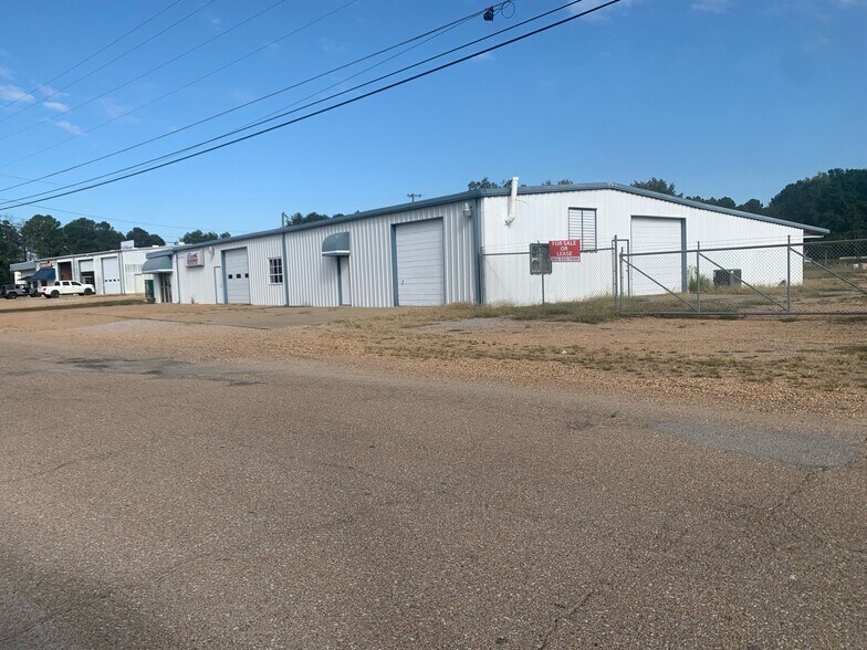 More Photos Of 123 E Plymouth Rd, Columbus Industrial For Lease