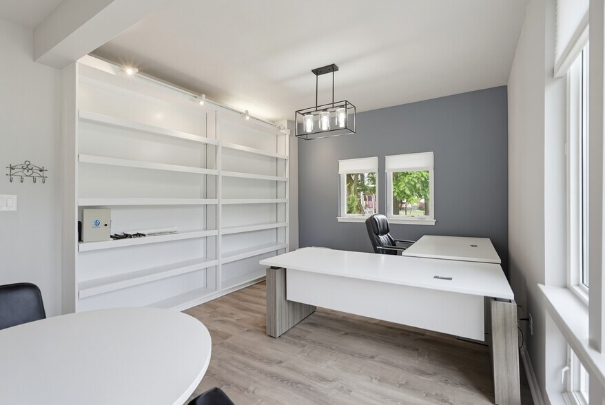 More Photos Of 9503 Brandywine Rd, Northfield Office For Lease