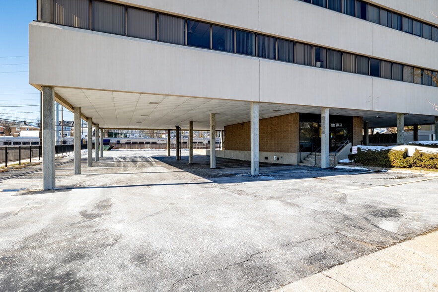 More Photos Of 44 S Bayles Ave, Port Washington Medical For Lease