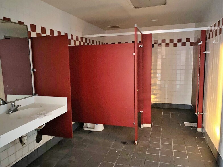 More Photos Of 33785 Van Dyke Ave, Sterling Heights Restaurant For Sale