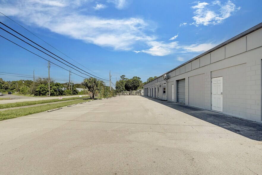 More Photos Of 1166 Angle Rd, Fort Pierce Self Storage For Sale