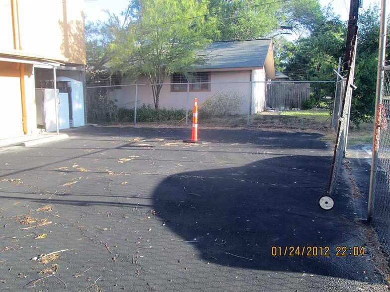 More Photos Of 4810 San Pedro Ave, San Antonio Office For Sale