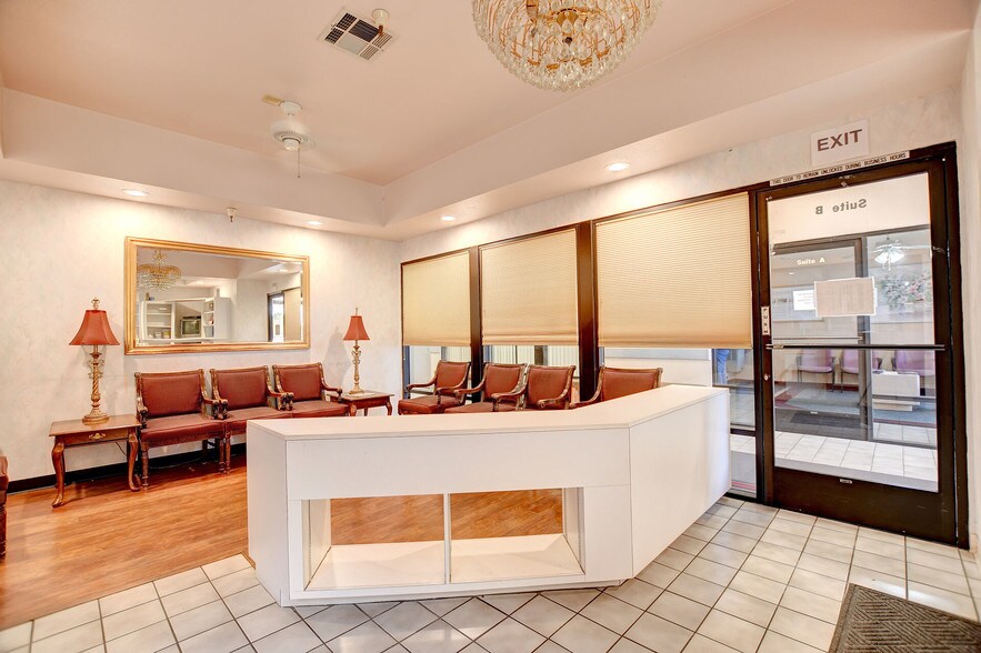 More Photos Of 18056 Wika Rd, Apple Valley Medical For Lease