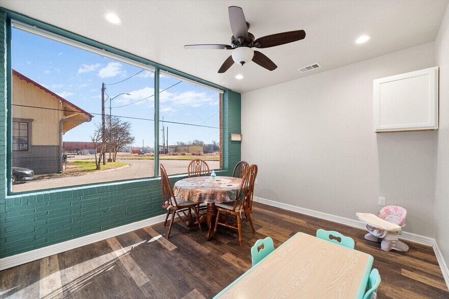 More Photos Of 308 S Beaton St, Corsicana Office For Sale