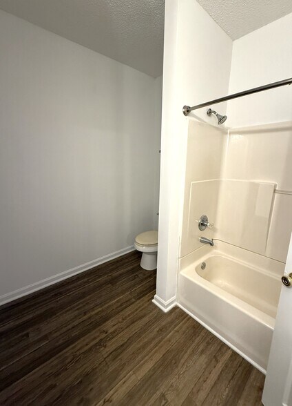 More Photos Of 207 W Main St, Mayodan Storefront Retail Residential For Sale