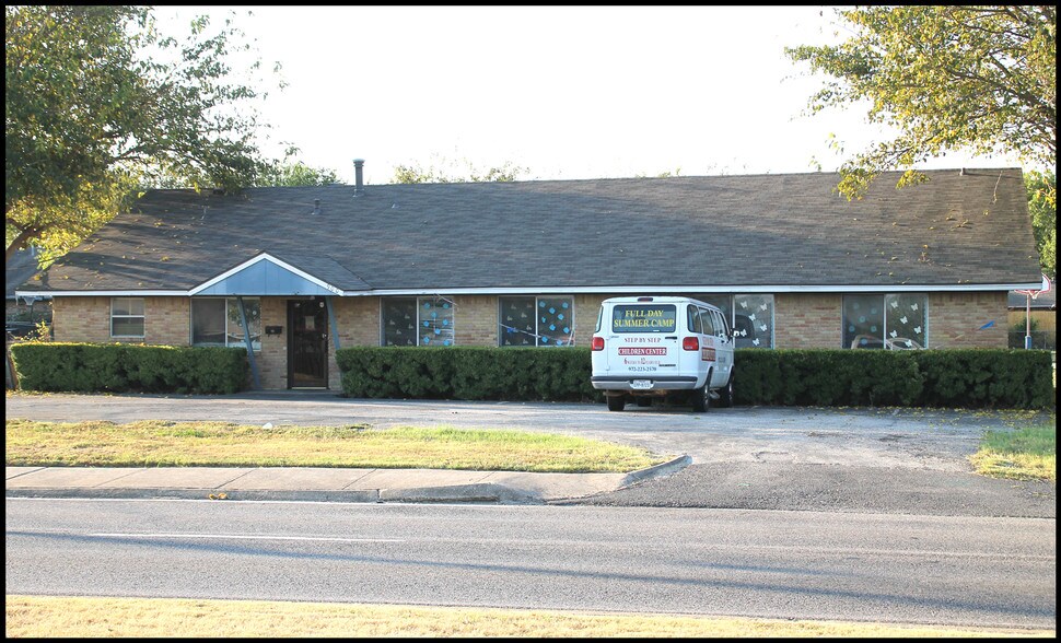 More Photos Of 900 E Belt Line Rd, DeSoto Daycare Center For Sale