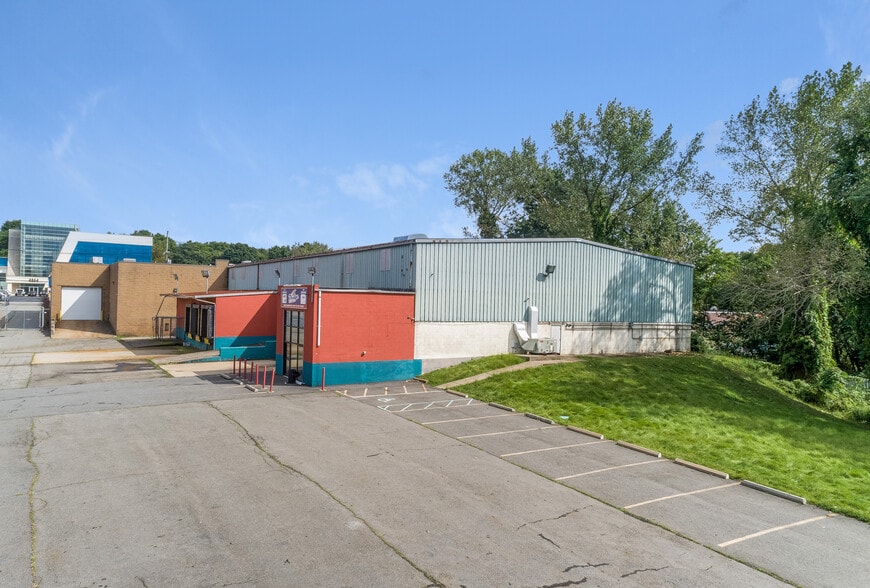More Photos Of 4865 Arthur Kill Rd, Staten Island Warehouse For Sale