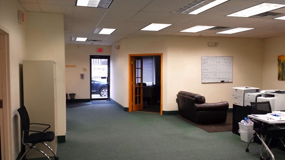 More Photos Of 20 Research Pky, Old Saybrook Light Manufacturing For Lease