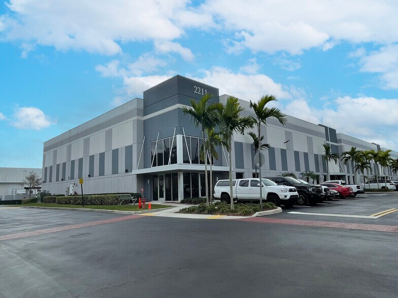Primary Photo Of 2211 Vista Pky N, West Palm Beach Warehouse For Lease