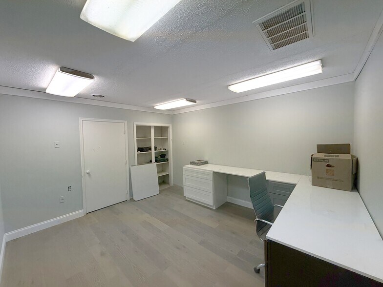 More Photos Of 449 N Cameron St, Winchester Manufacturing For Lease