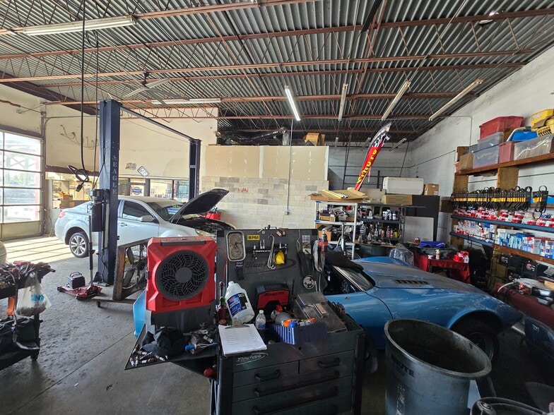 More Photos Of 1137 US Highway 19, Holiday Auto Repair For Sale