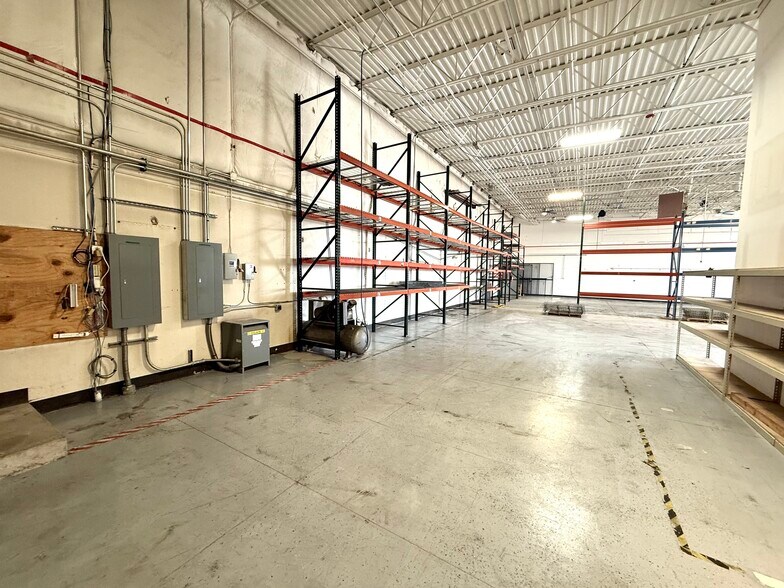 More Photos Of 5405 W 56th Ave, Arvada Warehouse For Lease