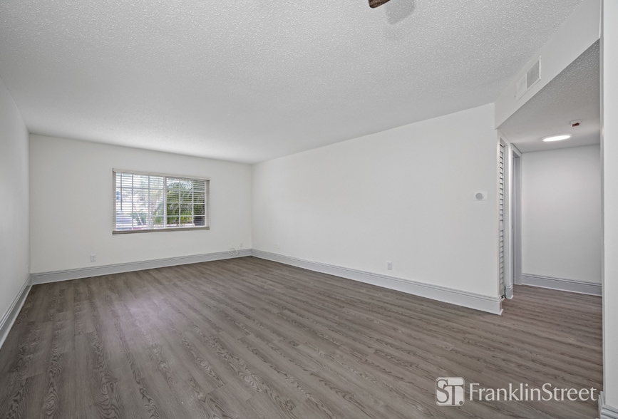 More Photos Of 120 47th Ave N, Saint Petersburg Apartments For Sale