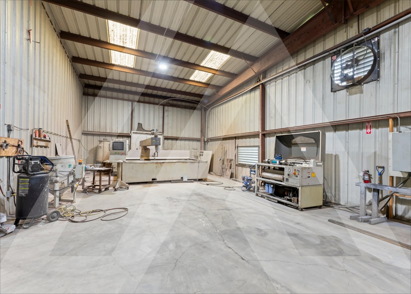 More Photos Of 8401 W Monroe Rd, Houston Warehouse For Lease