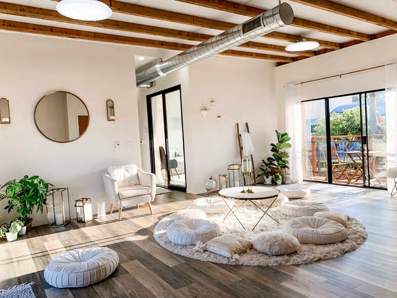 More Photos Of 337 S Cedros Ave, Solana Beach Unknown For Lease