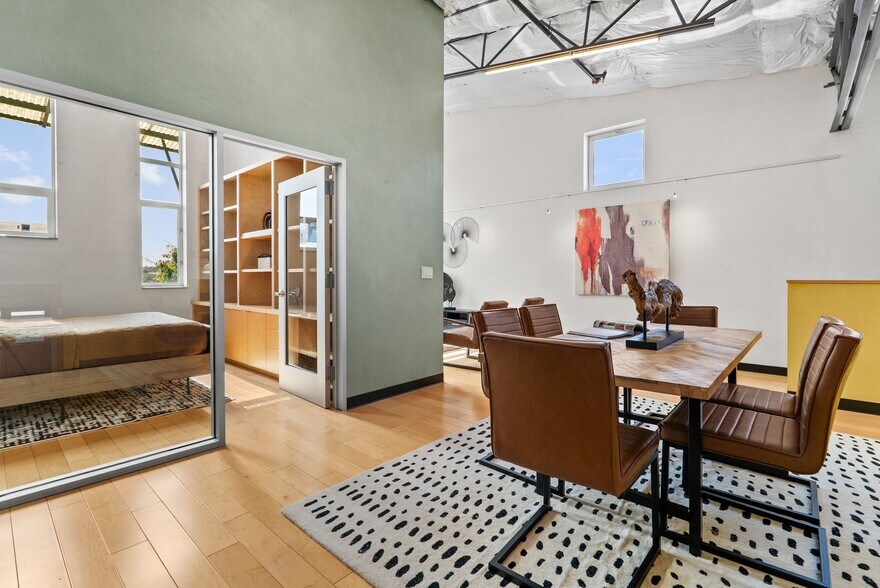 More Photos Of 108 High Rd, Santa Cruz Flex For Sale