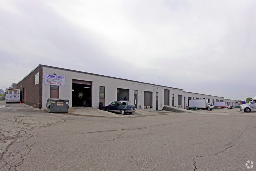 More Photos Of 4635 Burgoyne St, Mississauga Manufacturing For Lease
