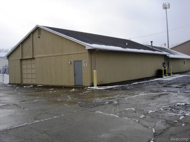 Primary Photo Of 3214 S Dye Rd, Flint Warehouse For Lease